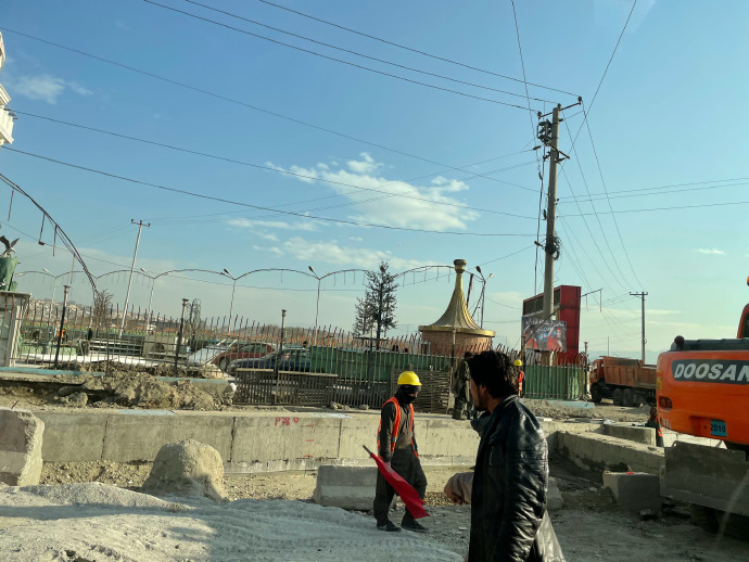 建设中的阿富汗.jpg