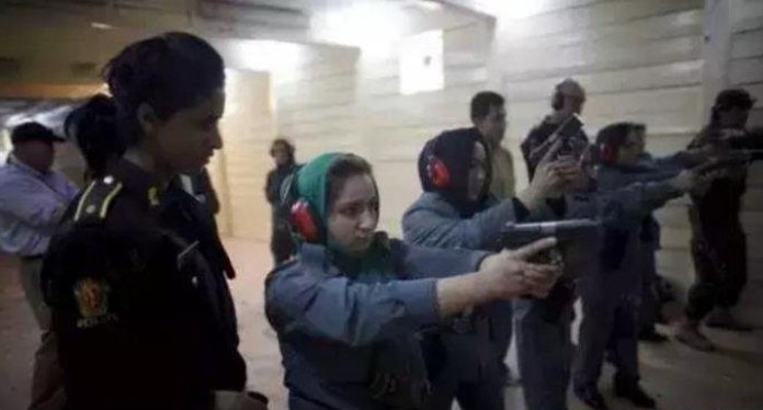 阿富汗女警受训）.JPG